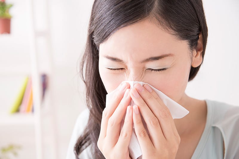 唾を飲むと喉が痛い治す方法 喉の痛みを早く治したいときに。喉に効く食べ物など、医師がすすめる自然療法8つ